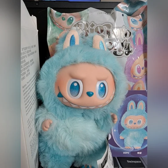 Pop Mart Labubu Big Into Energy Hope - Picture 4 of 7